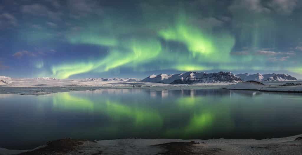 De ultieme gids voor het fotograferen van het noorderlicht 2 Aurora Borealis over Jokulsarlon Glacier Lagoon Iceland Betere Landschapsfoto