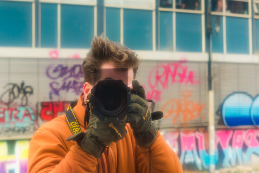 Zelfportret: reflectie verwijderd door Lightroom Classic.